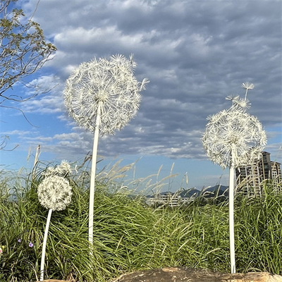 Openlucht de Tuinbeeldhouwwerk Art Led Motif Light Decorative van de Metaalpaardebloem