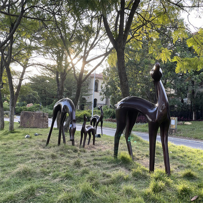 Van de het Bronstuin van Sikaherten Gietende de Standbeelden Openluchtdecoratie 80cm - 160cm