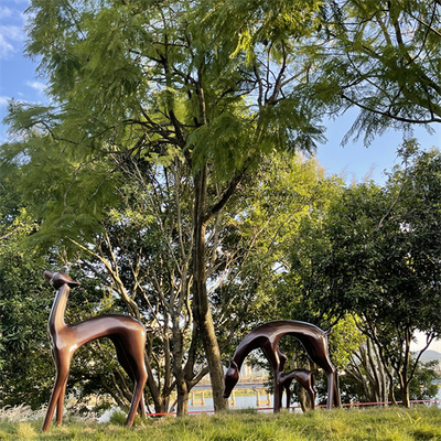 Van de het Bronstuin van Sikaherten Gietende de Standbeelden Openluchtdecoratie 80cm - 160cm