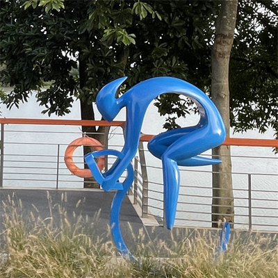 Ritfiets die Openluchttuinbeeldhouwwerken Art Metal Colorful schilderen