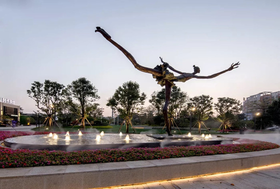 Grote Aangepast corrosiebestendig van Bronze Sculpture van de Tuindanser